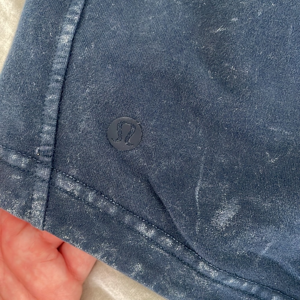 🍋 gently used lululemon inner glow shorts🍋 - Picture 5 of 7
